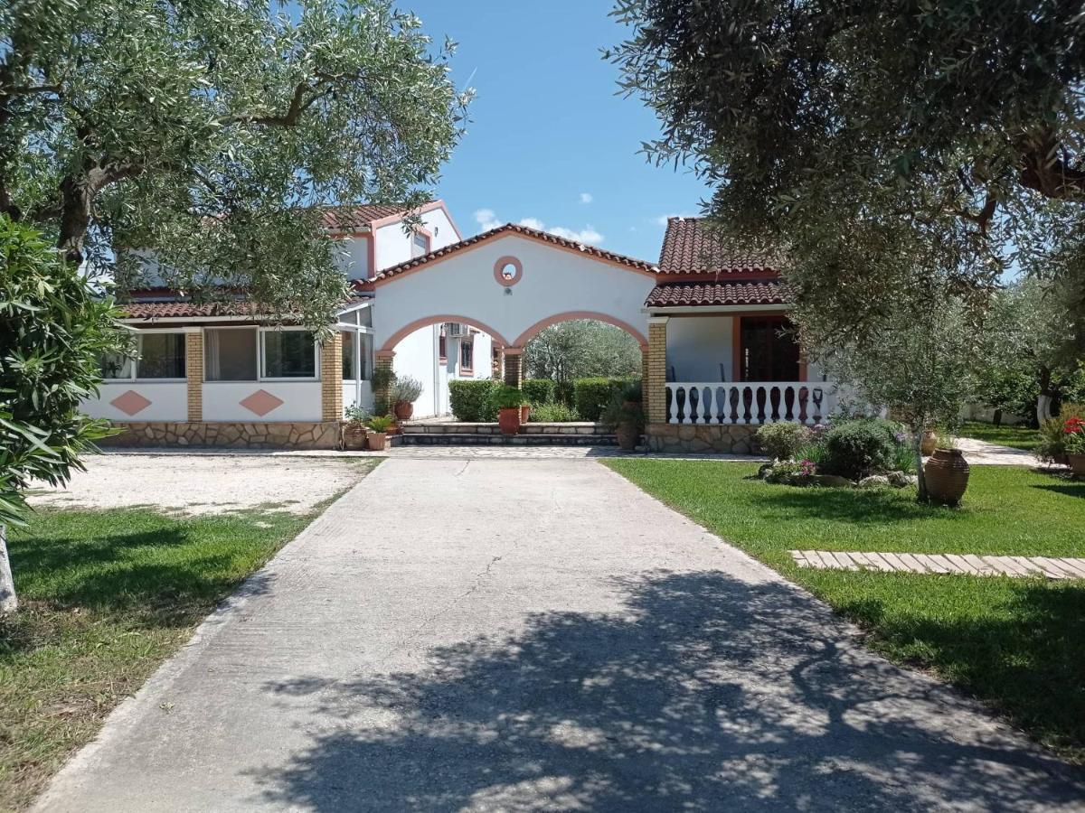 Villa Yannis Roda  Eksteriør billede